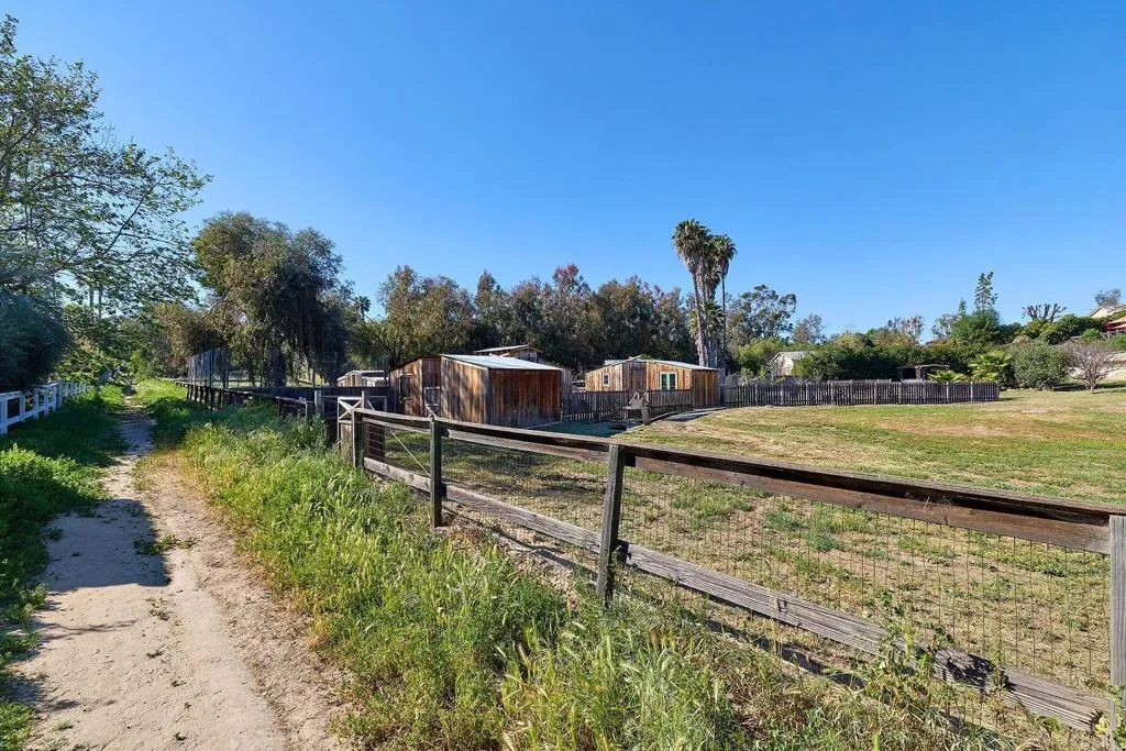 https://cdn.realtyfeed.com/cdn/127/306671763/4c6f59d228d9d163a0e1f1045c6c8768.webp