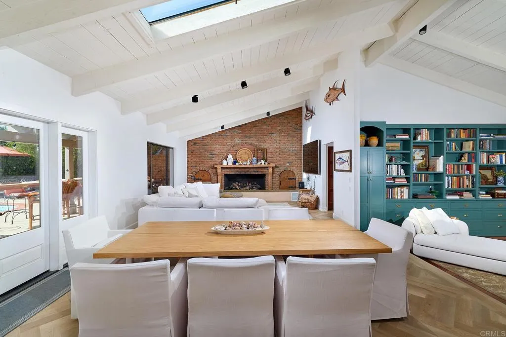 https://cdn.realtyfeed.com/cdn/127/306671763/81d7297a3fad4f39e62f5fd8ac6bf57e.webp