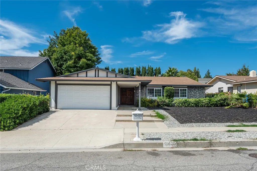 65 Pinewood Avenue, Oak Park, CA 91377 - Photo 2 of 24, Oak Park, CA