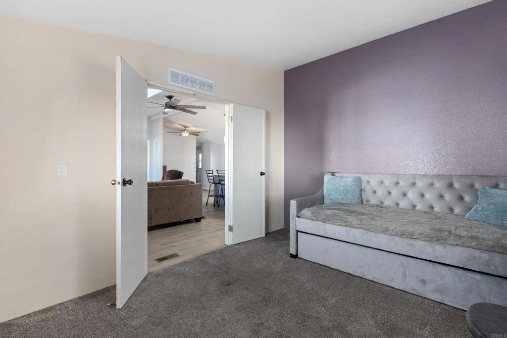 https://cdn.realtyfeed.com/cdn/127/306671866/83335535b89d010ffa36d1d5ede15793.webp