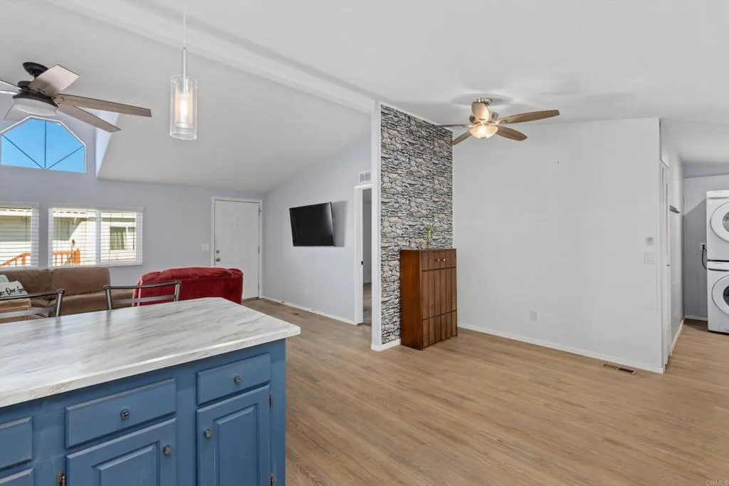 https://cdn.realtyfeed.com/cdn/127/306671866/bc28449cdba7b960395fff9516cf0a58.webp