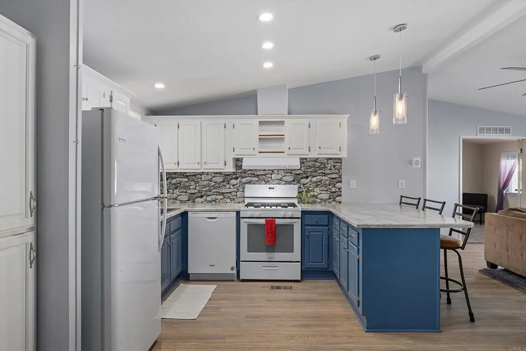 https://cdn.realtyfeed.com/cdn/127/306671866/d584ad725033c6cad3061da71ea074a8.webp