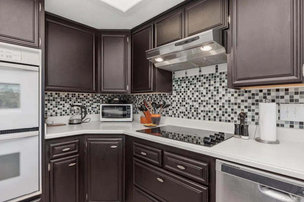https://cdn.realtyfeed.com/cdn/127/306671875/3fefe810ddde001f599660aef280a054.webp