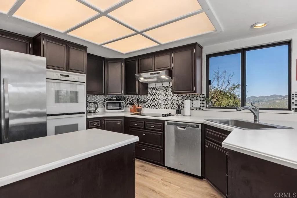 https://cdn.realtyfeed.com/cdn/127/306671875/540006f0de3d218d1f986b50b3d9a21f.webp