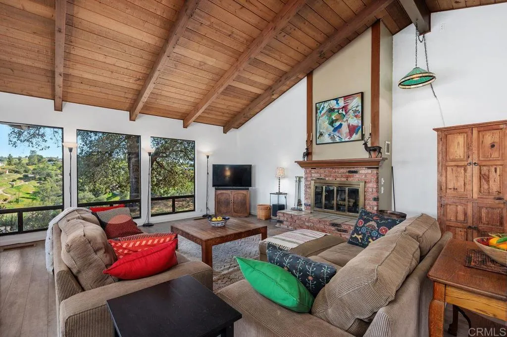 https://cdn.realtyfeed.com/cdn/127/306671875/e13778c27d8f5d703388a69c54e153c3.webp