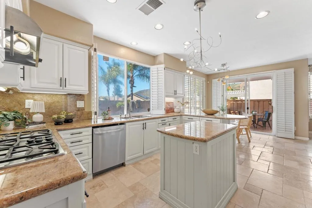 https://cdn.realtyfeed.com/cdn/127/306671928/48f5d3930ffaf23fa9b3744f74a7243d.webp