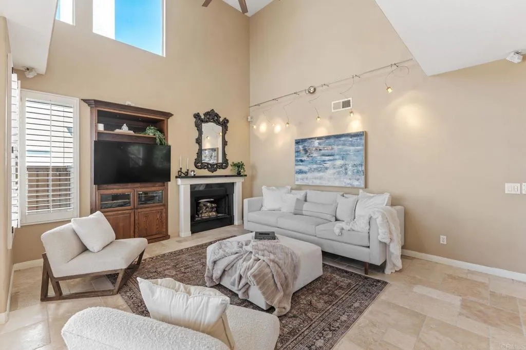 https://cdn.realtyfeed.com/cdn/127/306671928/c017810f21d5cae1e692fd7f4933a976.webp