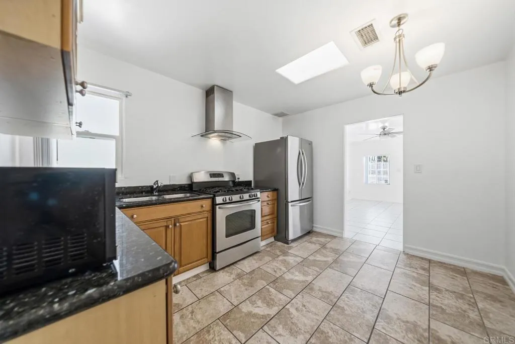 https://cdn.realtyfeed.com/cdn/127/306671932/739b976891746581338280a405446f0d.webp