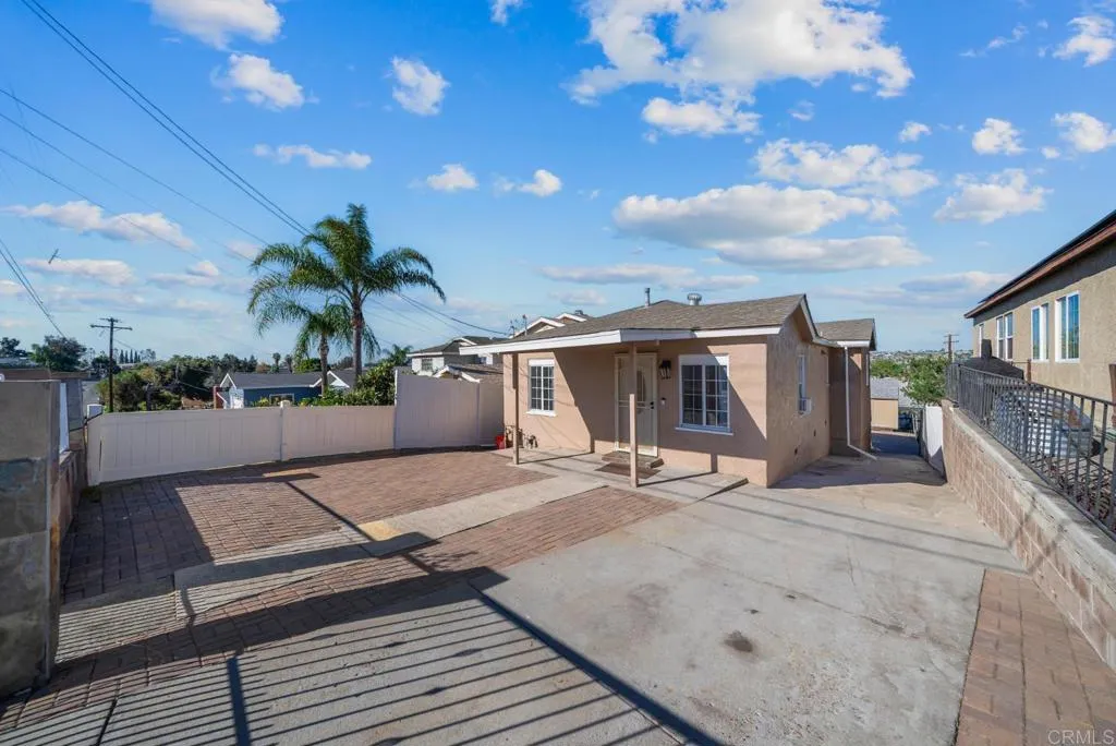 https://cdn.realtyfeed.com/cdn/127/306671932/d6a0a9cdaeb2515807ed7a37cbb07b93.webp