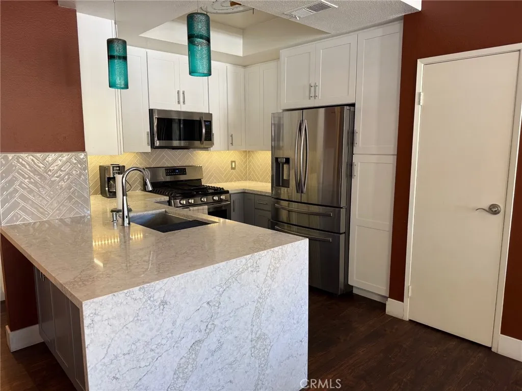 Lake Forest, CA 92610
