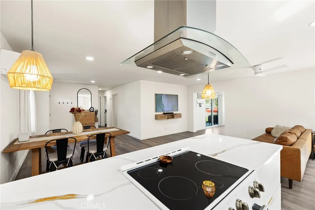 https://cdn.realtyfeed.com/cdn/127/306671949/6cad11352afa832150c0e555ac704b55.webp