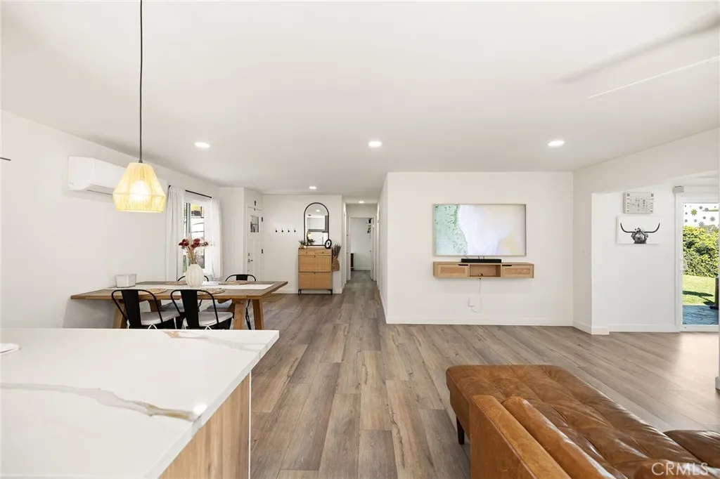 https://cdn.realtyfeed.com/cdn/127/306671949/763e98eca347f3bb0c30eae7a750efb5.webp