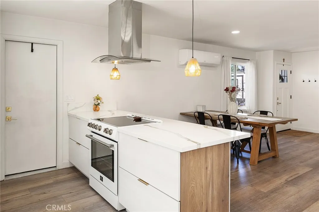 https://cdn.realtyfeed.com/cdn/127/306671949/9be41791d7dea2d73abf65d84595bd44.webp