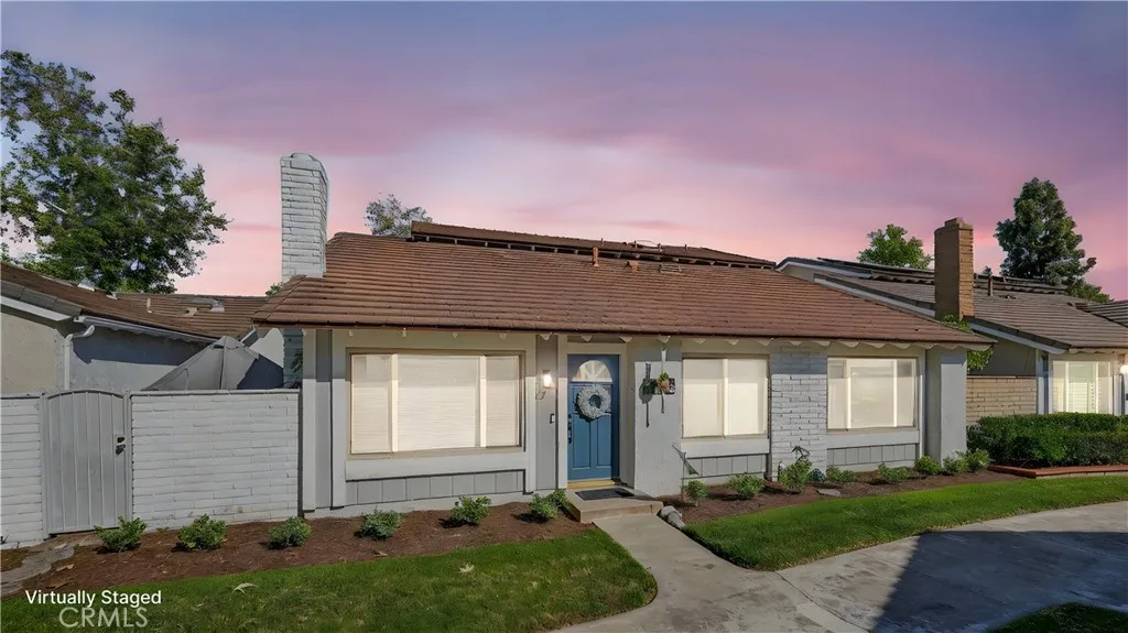 Santa Ana, CA 92704