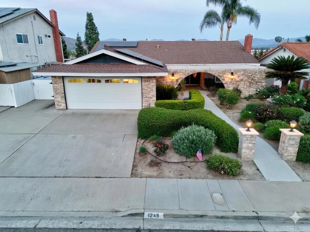 https://cdn.realtyfeed.com/cdn/127/306672085/2cece391bc7f17697a528d8a5c94ab2b.webp