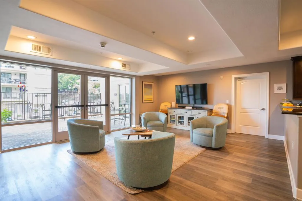 https://cdn.realtyfeed.com/cdn/127/306672179/77d35f6ad3a5eafa9437fa0e3ef5f4fe.webp