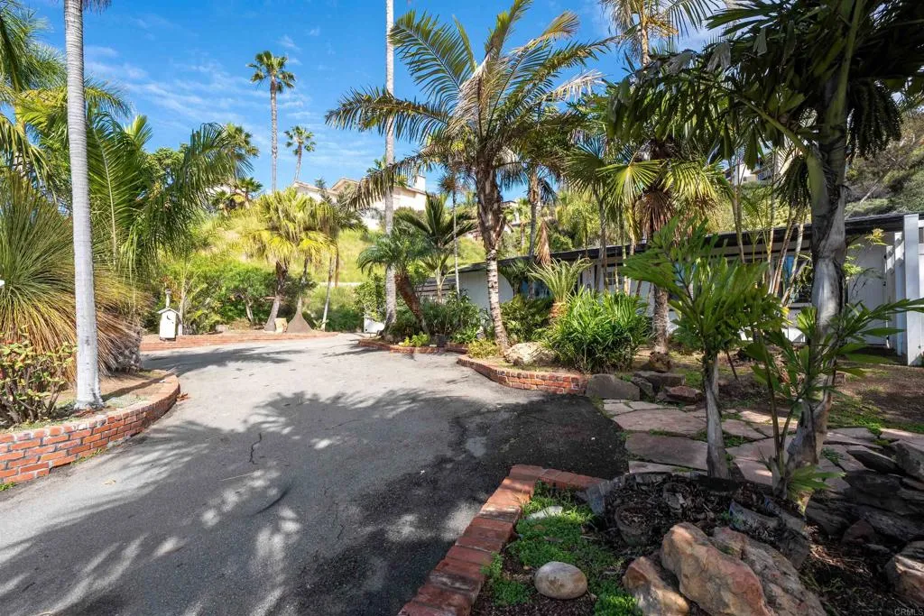 https://cdn.realtyfeed.com/cdn/127/306672189/0ed749126a3c24251d487283d179764e.webp