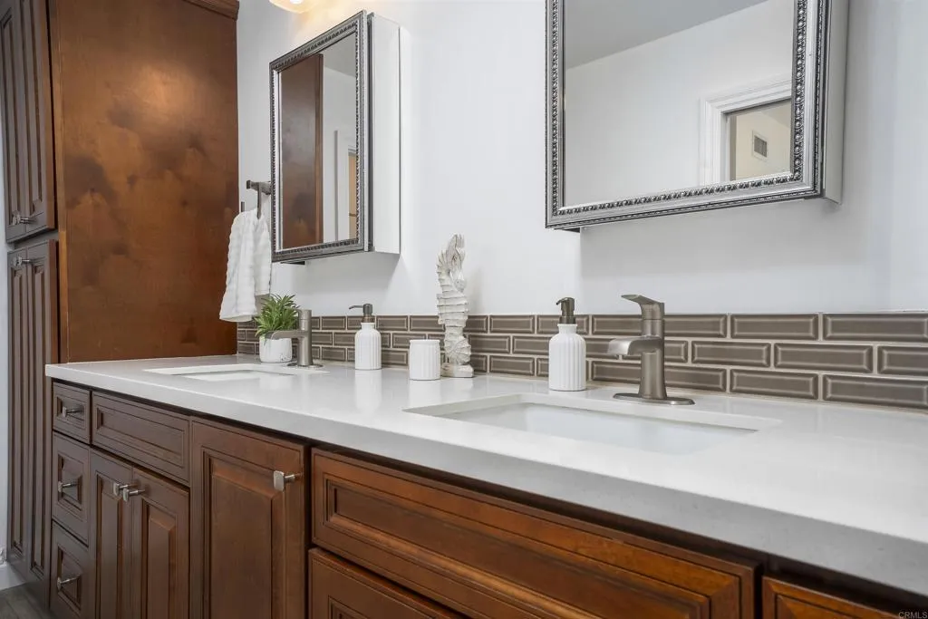 https://cdn.realtyfeed.com/cdn/127/306672189/1986502710dce3afe6b337dd88d6fe30.webp