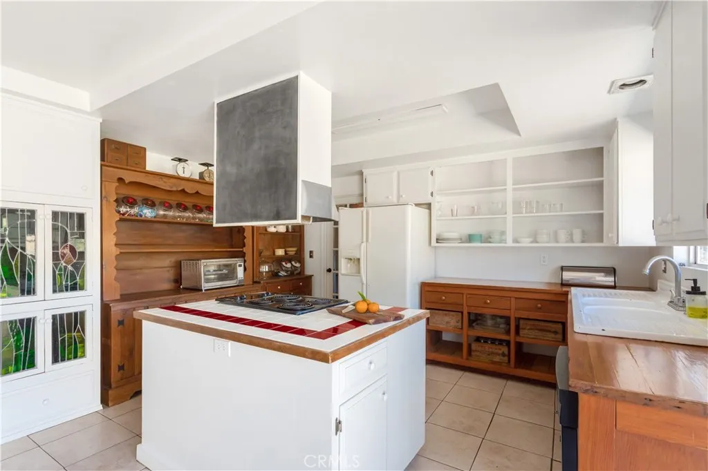 https://cdn.realtyfeed.com/cdn/127/306672195/d889d9f8bc01e6ef139bce79fabe5a7f.webp