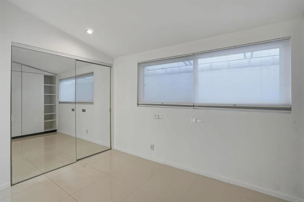https://cdn.realtyfeed.com/cdn/127/306672267/05b23922d2ac9b6d944b6fc5a13f6aa9.webp