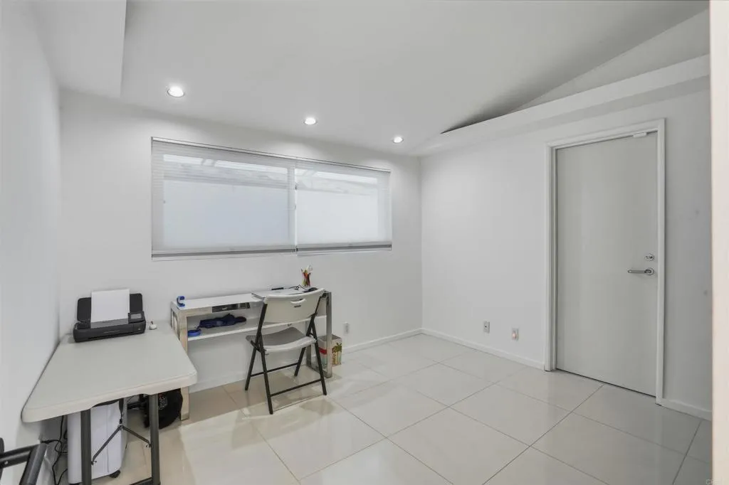 https://cdn.realtyfeed.com/cdn/127/306672267/7555b7e5c91b4c1f9649a151d3c78529.webp