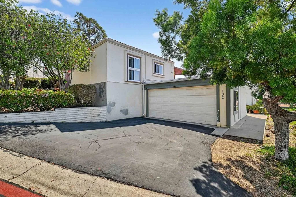 https://cdn.realtyfeed.com/cdn/127/306672298/d4fabc4ec6f7dd385fe6cba6a029fff7.webp