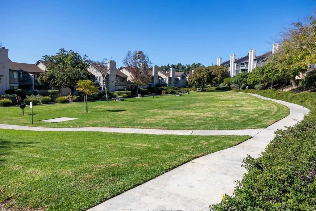 https://cdn.realtyfeed.com/cdn/127/306672343/1dd1ecba7c5c8b25fc12ac379f82183e.webp