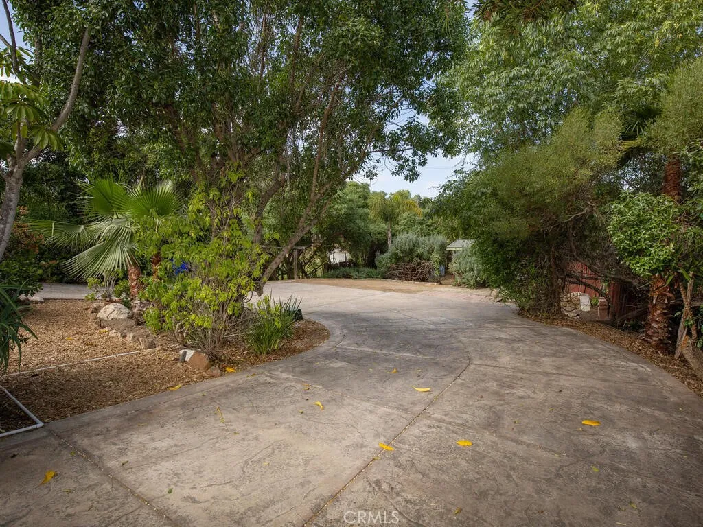 https://cdn.realtyfeed.com/cdn/127/306672451/27c22f9e9163c1f602fd06dee5518a25.webp