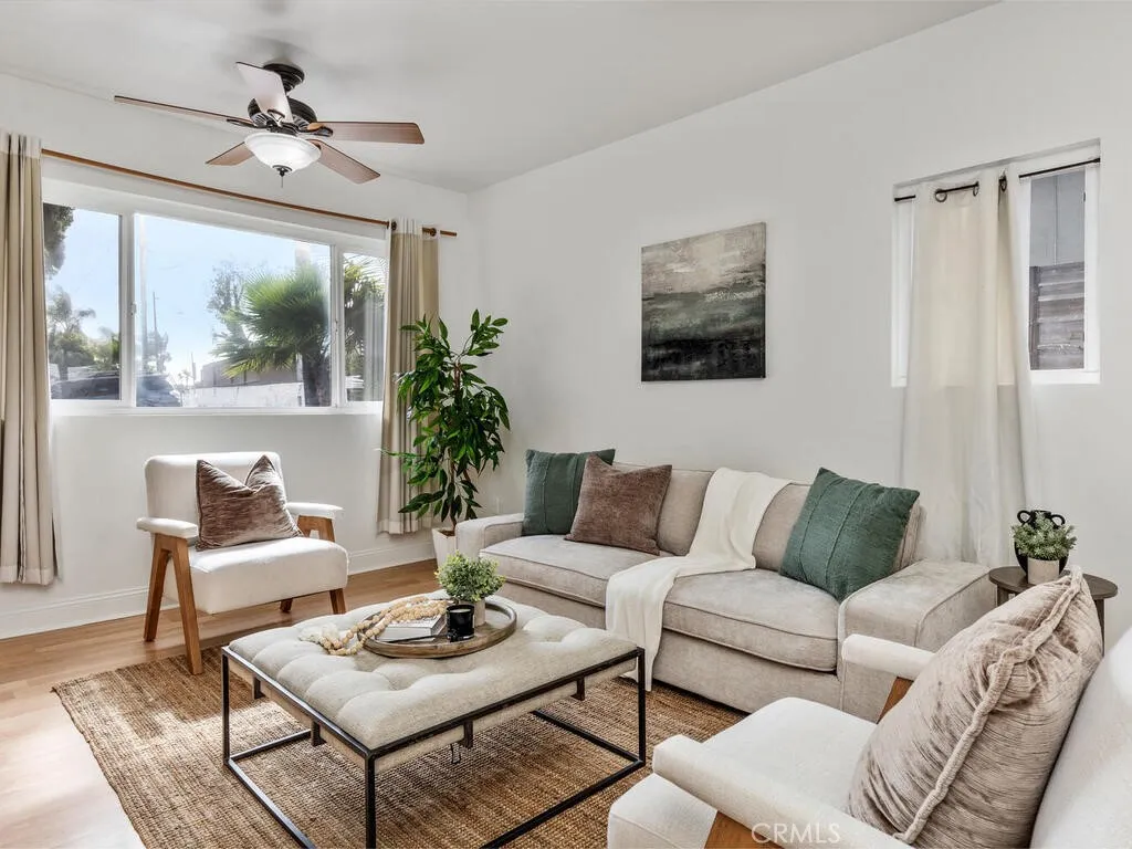 https://cdn.realtyfeed.com/cdn/127/306672451/4ab3de4ecc4f349664c8c180cef5e240.webp