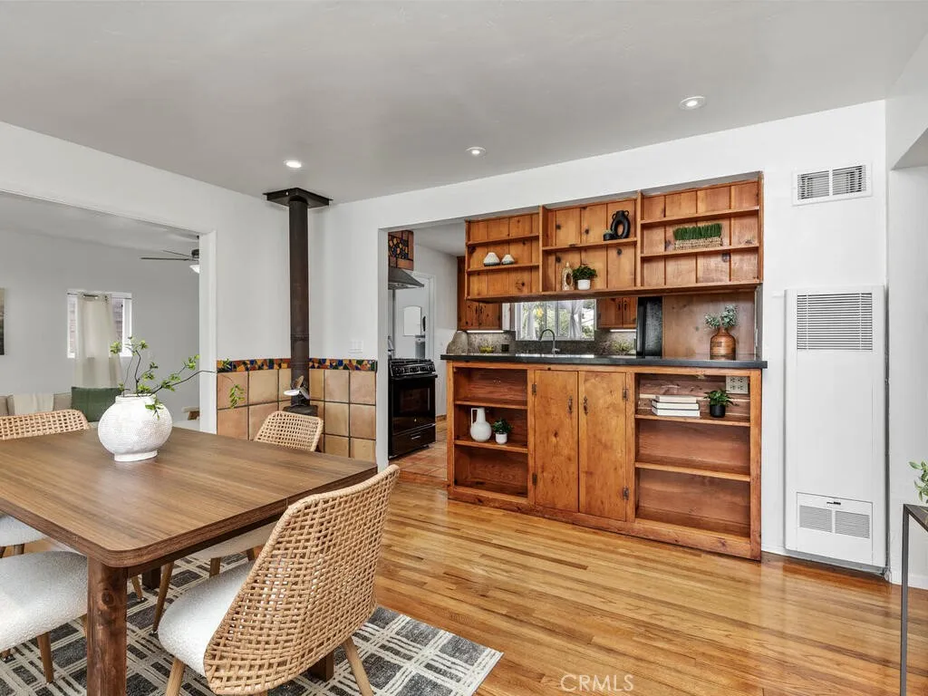 https://cdn.realtyfeed.com/cdn/127/306672451/cbf9b02603d94b18ef50e61ba379fe0b.webp