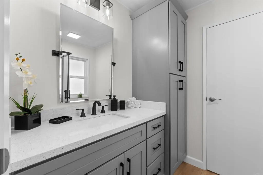 https://cdn.realtyfeed.com/cdn/127/306672571/2468d8053caca11eec81afff216aa593.webp
