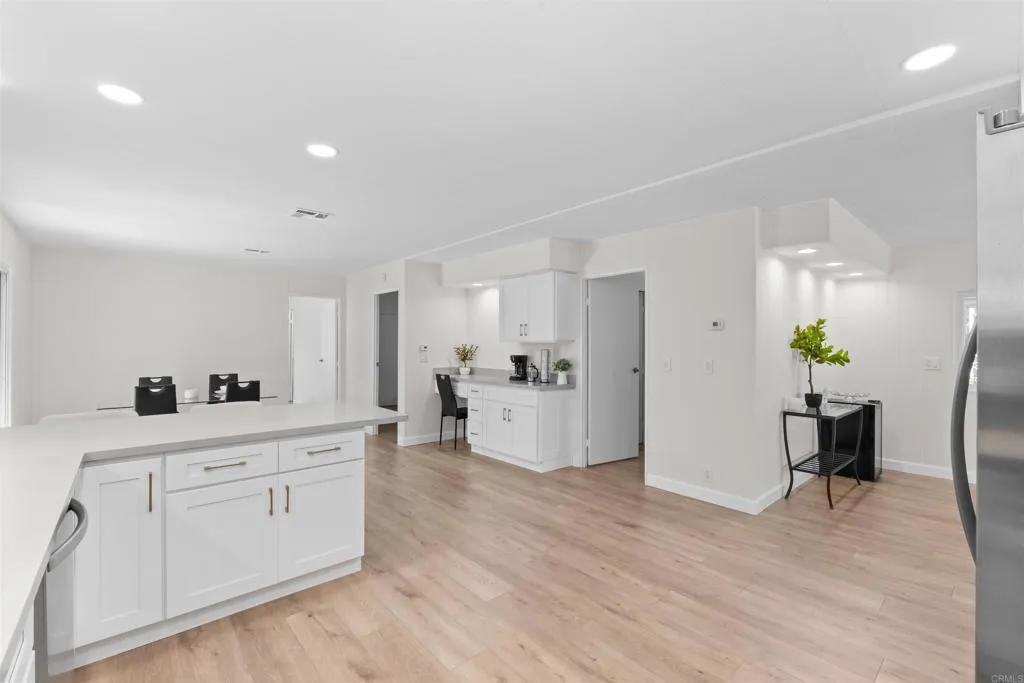 https://cdn.realtyfeed.com/cdn/127/306672571/2d522591de360b1e948a5f9f614145ea.webp