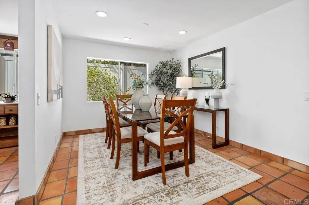 https://cdn.realtyfeed.com/cdn/127/306672577/9cd7e29666e4355eb559ec1dc35507cf.webp