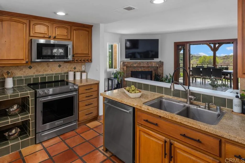https://cdn.realtyfeed.com/cdn/127/306672577/a7b52b428ab61ec32423052d6e9698fa.webp