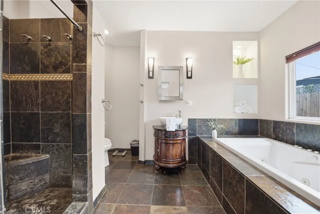 https://cdn.realtyfeed.com/cdn/127/306672600/b9c74f0d50ca9a8d19c6fe53a97cdbe6.webp