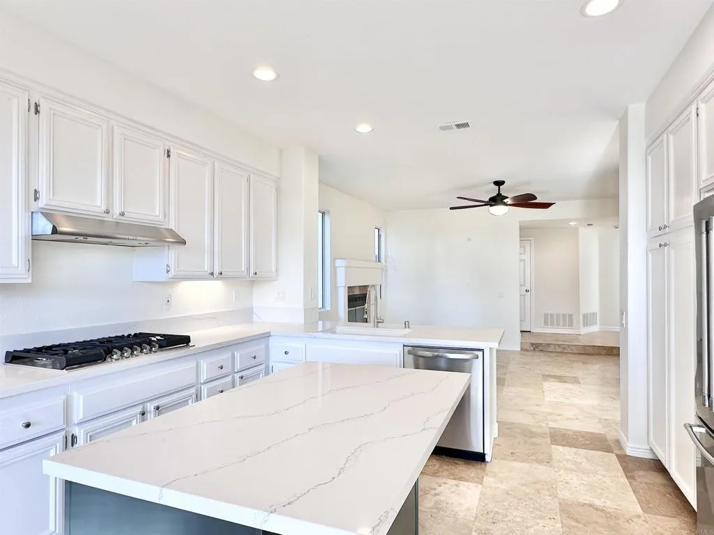 https://cdn.realtyfeed.com/cdn/127/306672605/36636868e69eaca6d0cefb859cbb3c86.webp