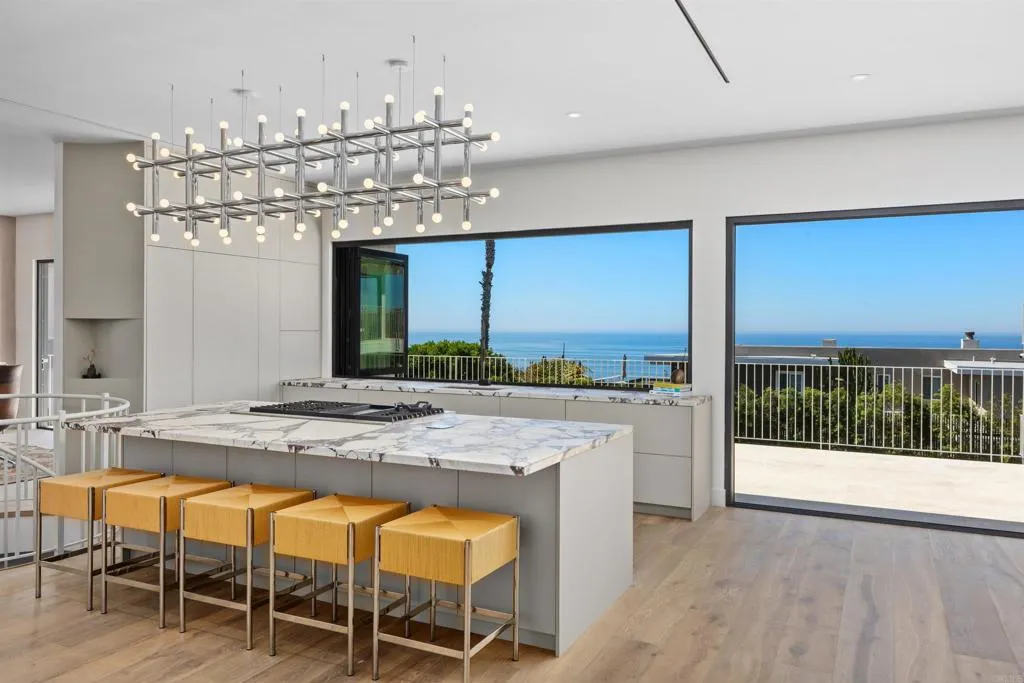 https://cdn.realtyfeed.com/cdn/127/306672633/0a61e2e9c62dd50353d9caa73bb3732f.webp