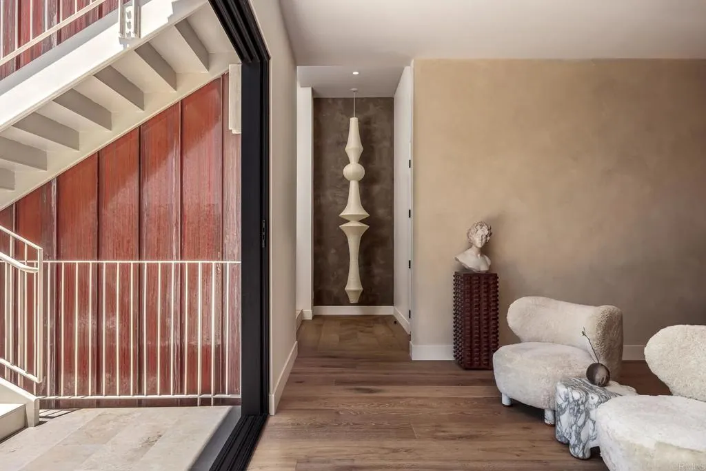 https://cdn.realtyfeed.com/cdn/127/306672633/20313eef61f9bb44de318ef3e89f35f5.webp