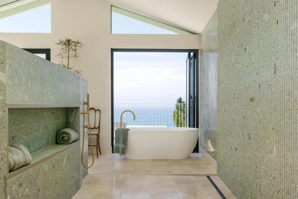 https://cdn.realtyfeed.com/cdn/127/306672633/7fb6217a9a002760d50f8e60951a48ea.webp