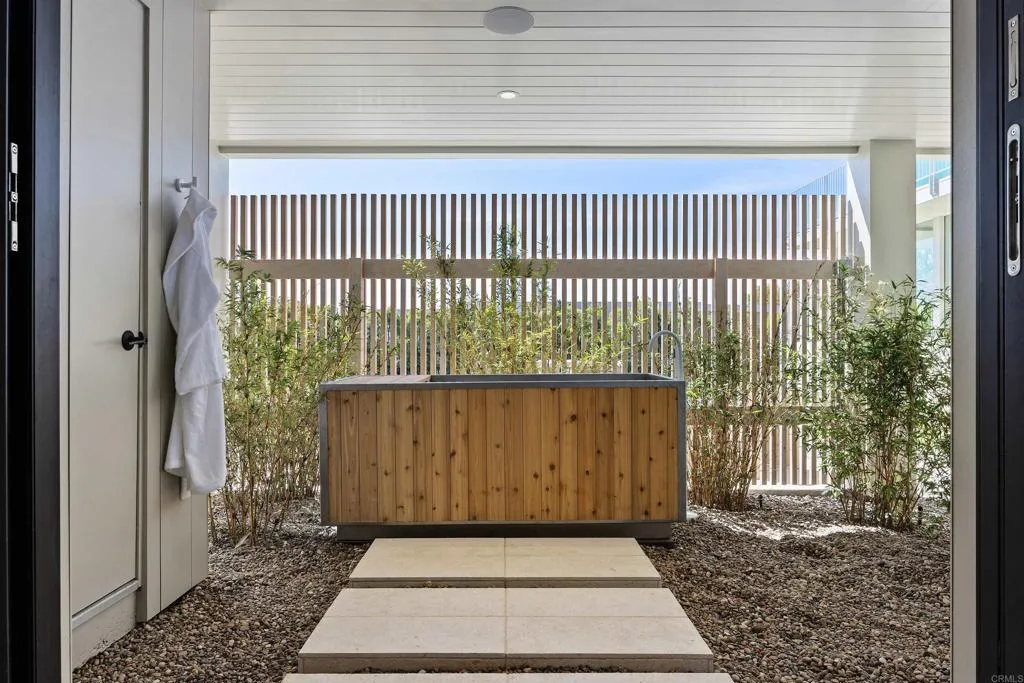 https://cdn.realtyfeed.com/cdn/127/306672633/c95d9e1d5e241f1d2a01b251b70c16ad.webp