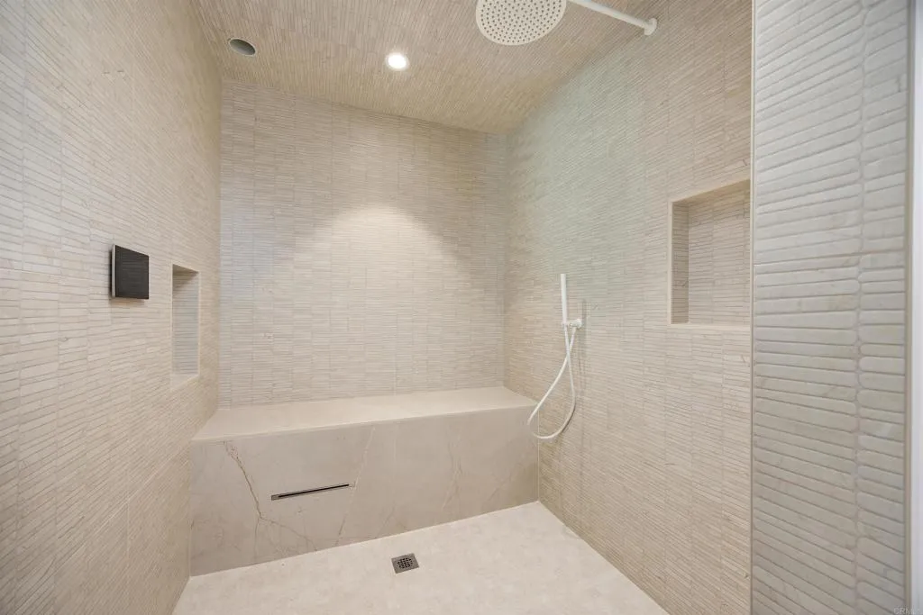 https://cdn.realtyfeed.com/cdn/127/306672633/e2e2f75fba13edf65c2c7b99baaf9443.webp