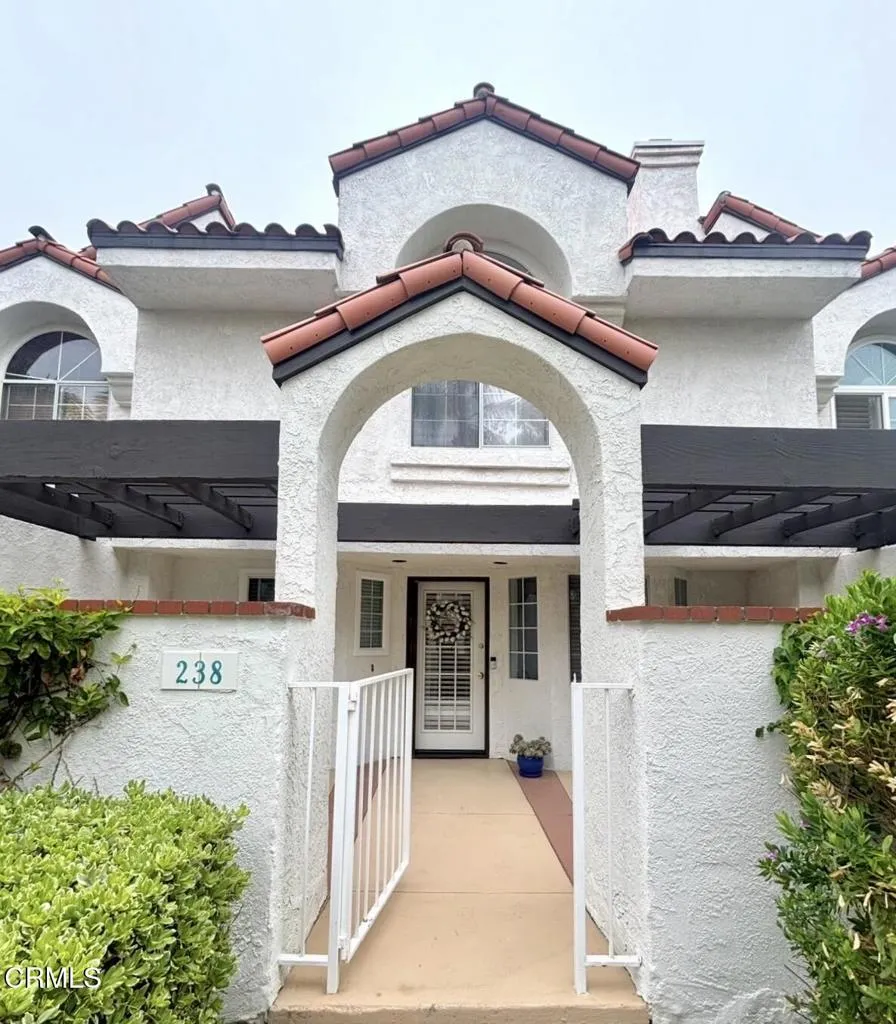 238 Camino Toluca