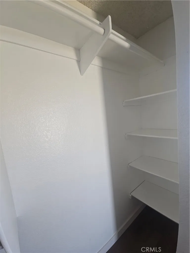 https://cdn.realtyfeed.com/cdn/127/306672639/b464a340f17a682f740694f763cbe2a2.webp