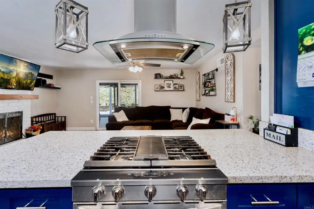 https://cdn.realtyfeed.com/cdn/127/306672722/09b3724768d234a0994223a985c4f4e5.webp