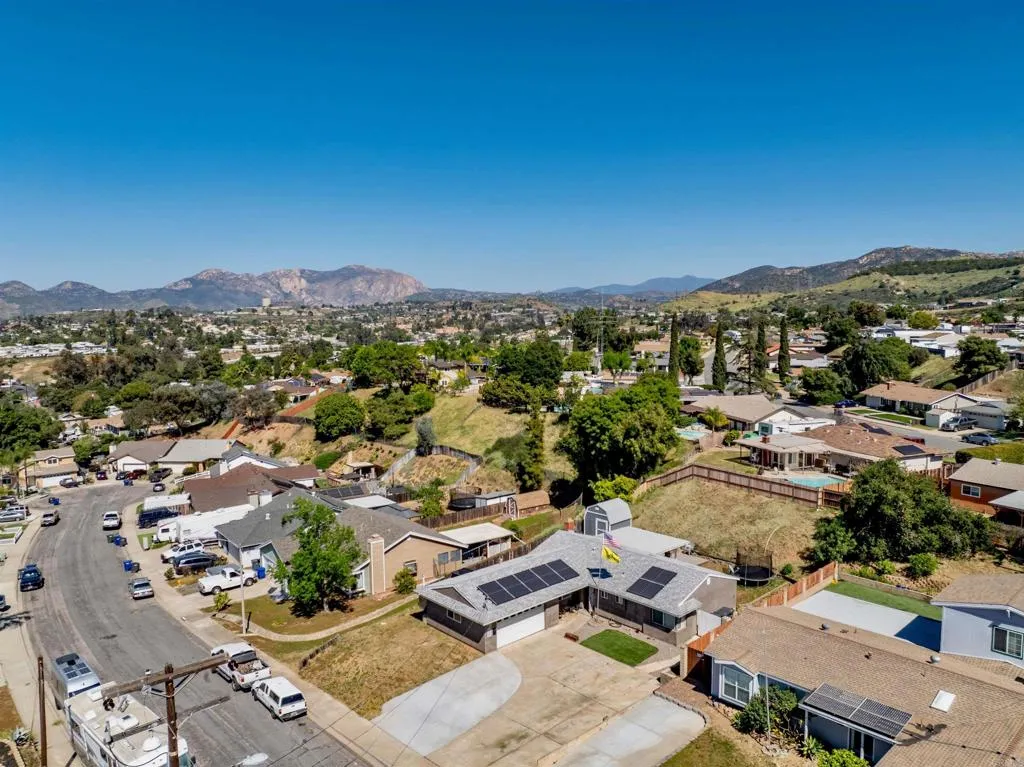 https://cdn.realtyfeed.com/cdn/127/306672722/9165dd8b9b7d5450cc032a4637e726c4.webp