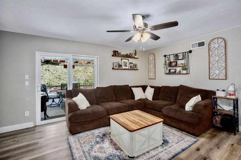 https://cdn.realtyfeed.com/cdn/127/306672722/980363a0a0dd8002427bf3936068a473.webp