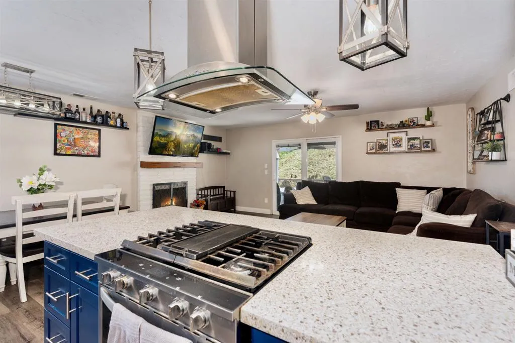 https://cdn.realtyfeed.com/cdn/127/306672722/9bcd8b7024cd02fcb8afd3a7e9230227.webp