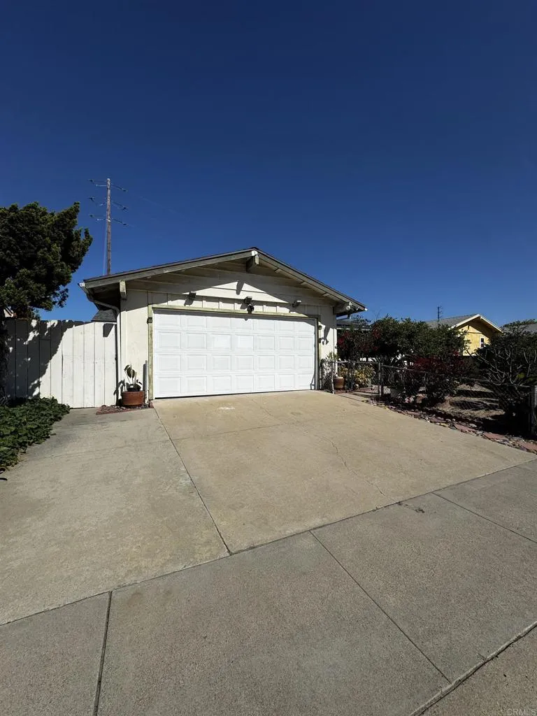 https://cdn.realtyfeed.com/cdn/127/306672735/ec925db9748f1ca0a548ad3ea768de13.webp