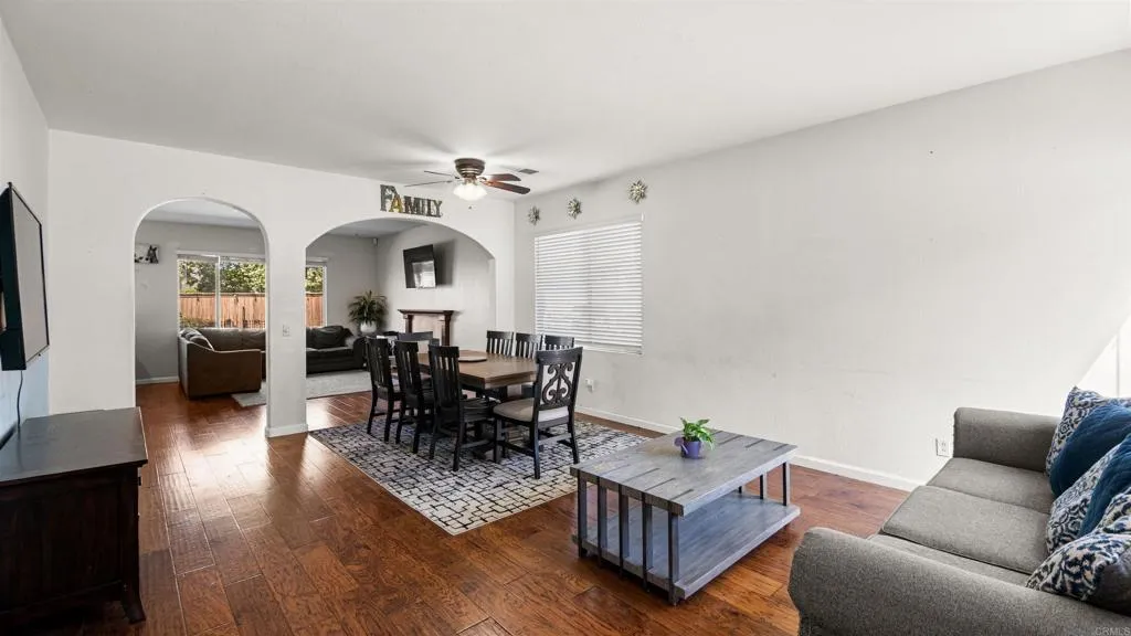 https://cdn.realtyfeed.com/cdn/127/306672757/b6a96e15bdce15dafc75d1315abc8567.webp