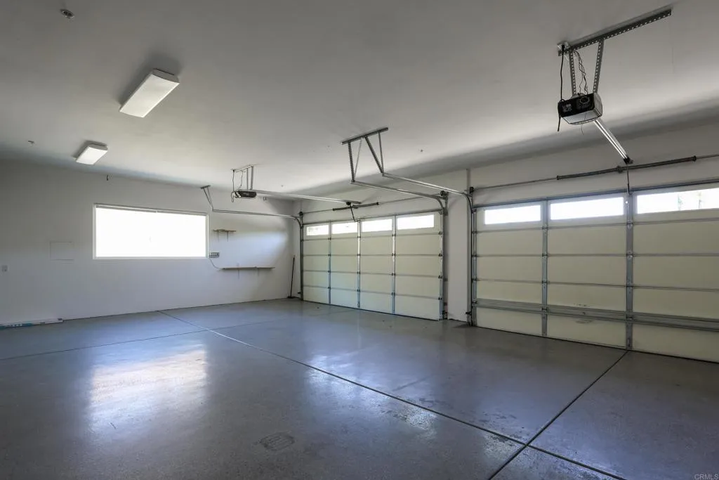https://cdn.realtyfeed.com/cdn/127/306672801/0aa992b170d1a133f87283eb67112de9.webp